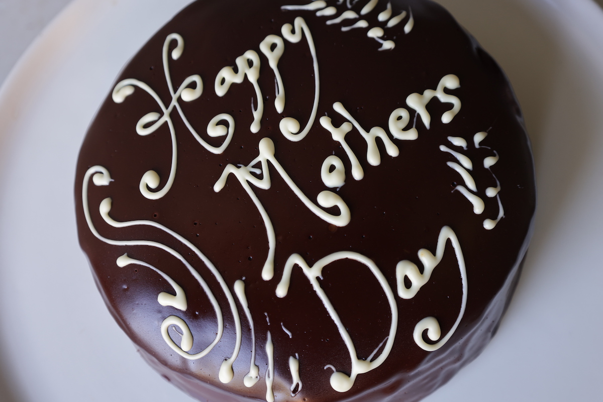 Mothers Day Buttercream Cake No.OCC053 - Creative Cakes
